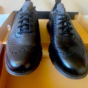 Oxford, leather.  Men’s.